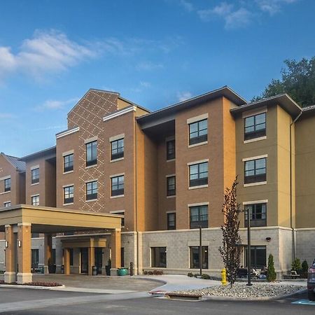 Best Western Plus University Inn Steubenville Exterior photo