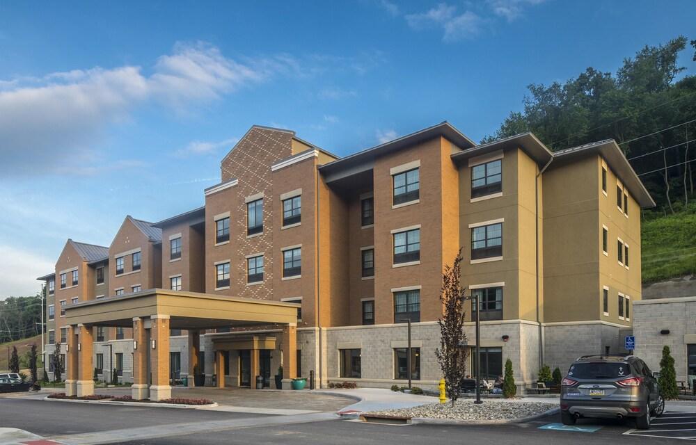Best Western Plus University Inn Steubenville Exterior photo
