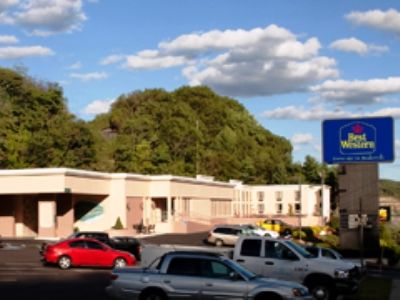 Best Western Plus University Inn Steubenville Exterior photo
