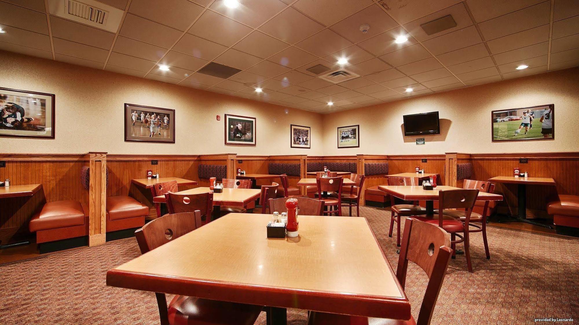 Best Western Plus University Inn Steubenville Exterior photo