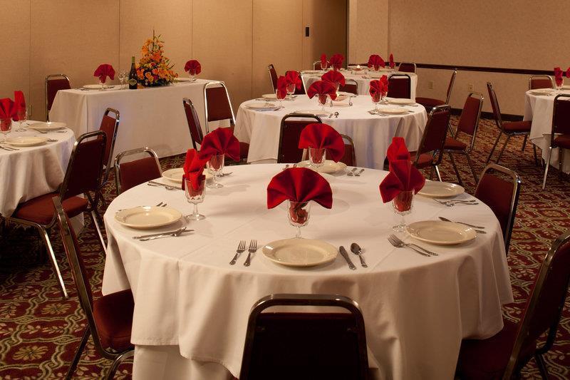 Best Western Plus University Inn Steubenville Facilities photo