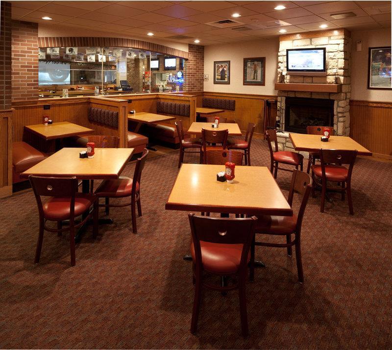 Best Western Plus University Inn Steubenville Restaurant photo