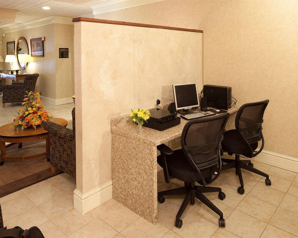 Best Western Plus University Inn Steubenville Facilities photo